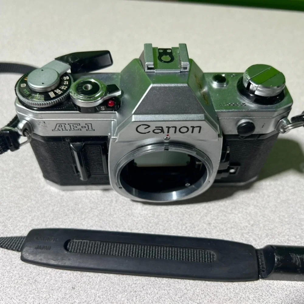 Canon AE-1 35mm SLR Film Camera Body Vintage Silver Black Japan 2386617